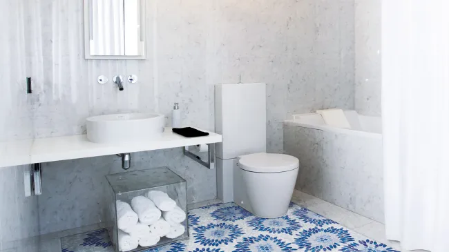 Ideas for using mosaic in bathroom furnishings | SICIS